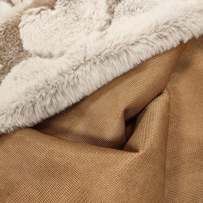 Il tessuto della pelliccia del Faux del poliestere 370 GSM Con affetto modella tosato per la coperta del cuscino