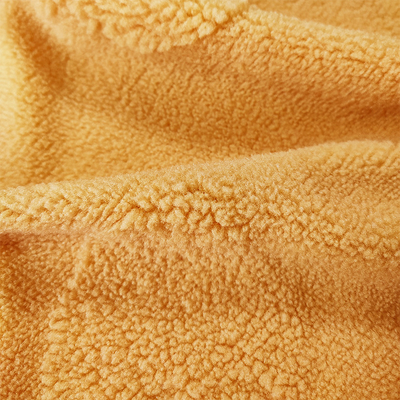 Sherpa tricottato filo di ordito tosare il jacquard giallo 100% del poliestere del tessuto per l'indumento