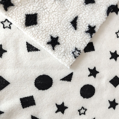 Il filato in bianco e nero del jacquard del tessuto del vello di Sherpa ha tinto per il pavimento Mats Pillow di Backoack