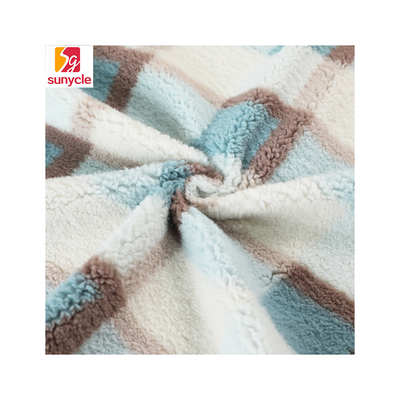 Tessuto verde 300gsm 150D di Sherpa del cappotto di inverno della lettiera calda del tappeto