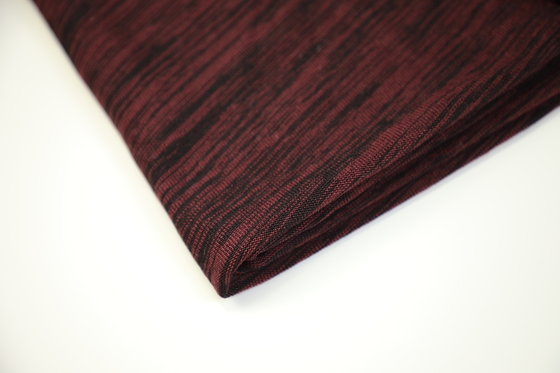 Il singolo jersey 180gsm del cotone rosso e nero 100 in breve collega i vestiti con un manicotto